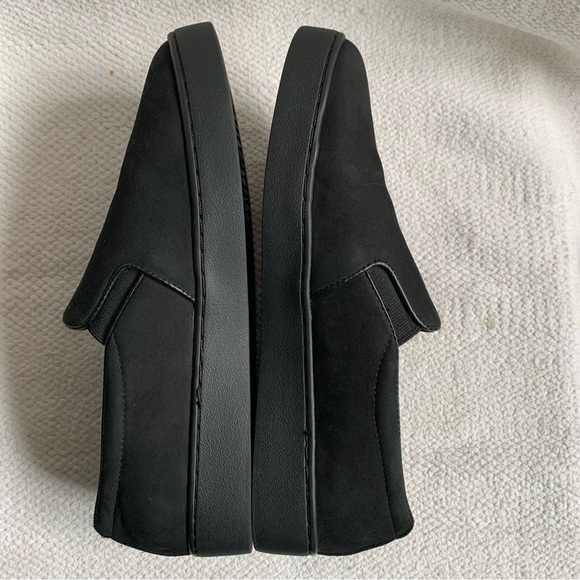 Vionic Shoes - Picture 3 of 7